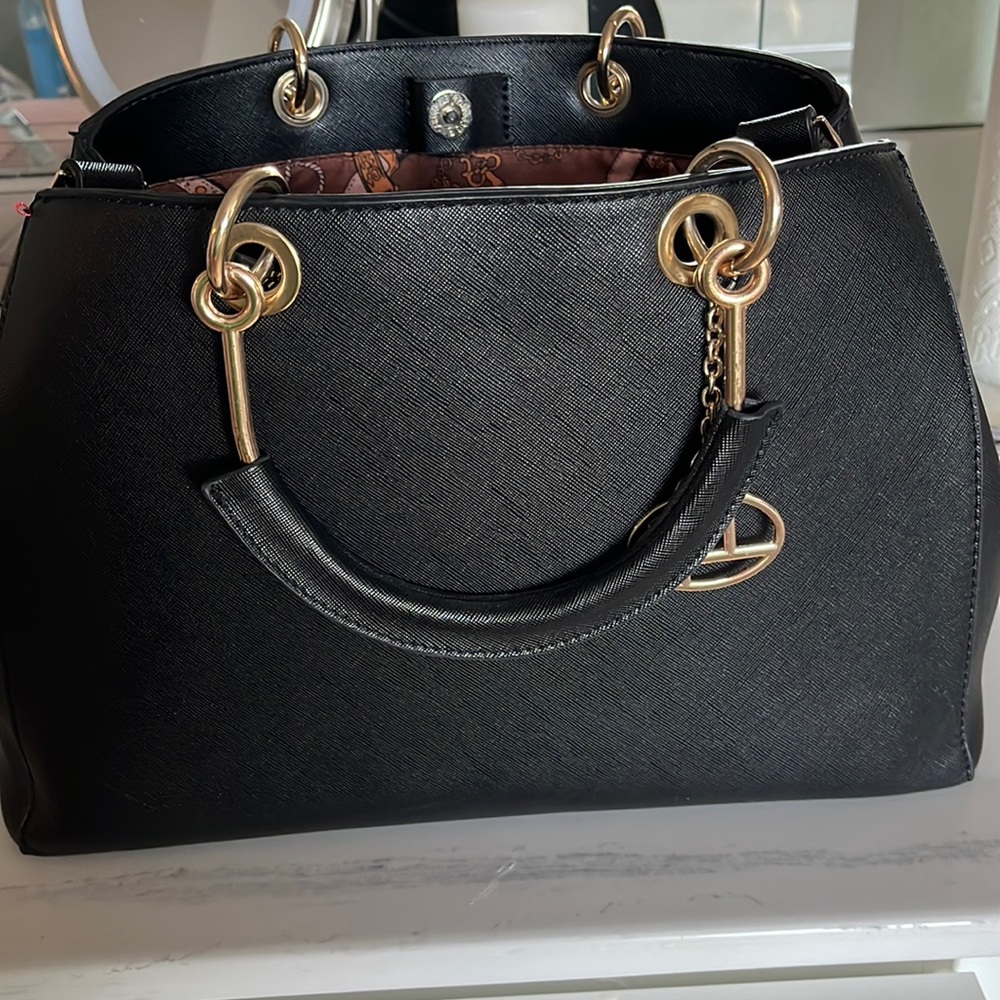 Black shoulder purse
